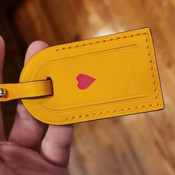 BRANDNEW LOUIS VUITTON LV SMALL LEATHER YELLOW SAFRAN SAFFRON LUGGAGE TAG - Picture 3 of 10